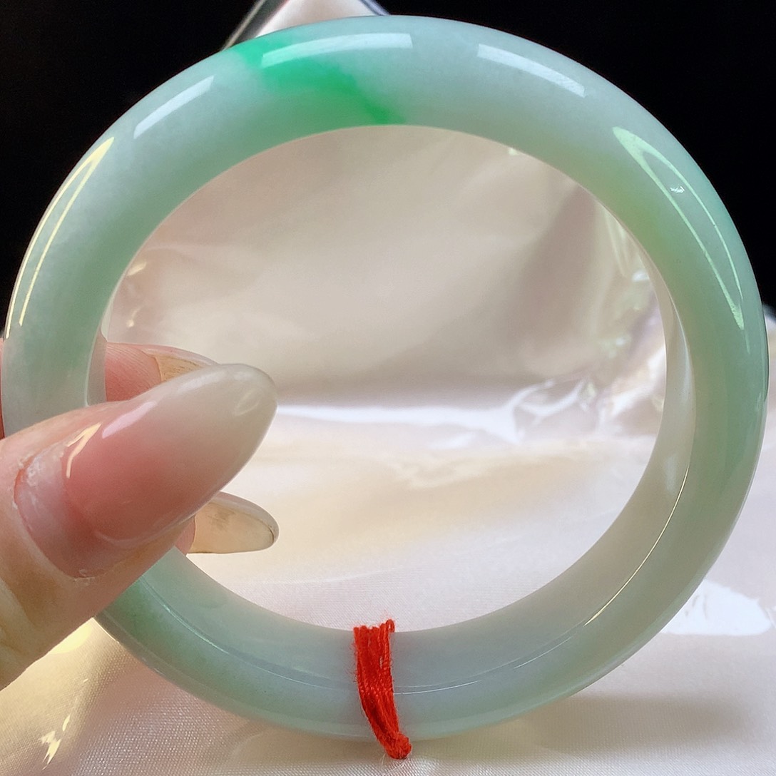 翡翠手镯未镶嵌天然翡翠5181