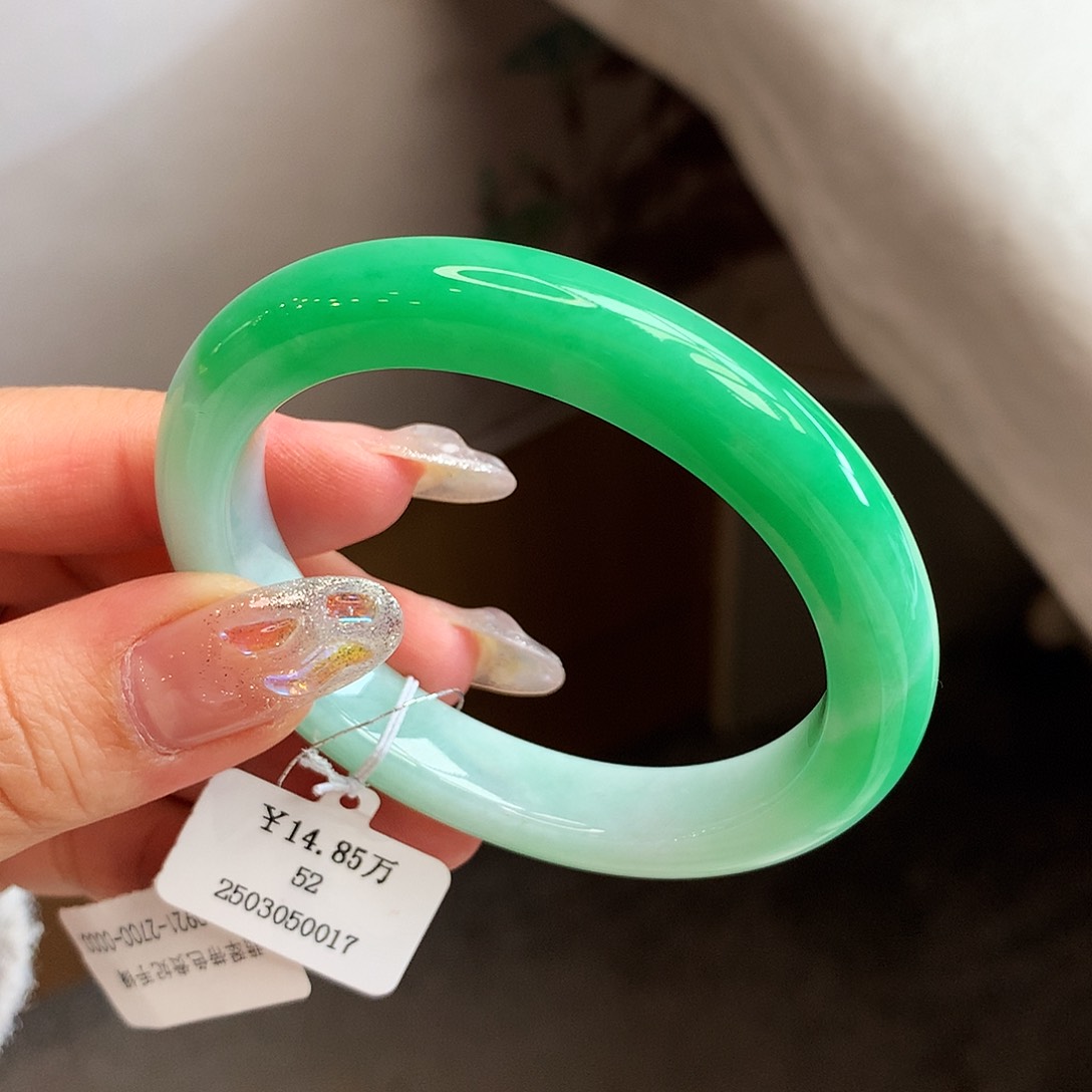 翡翠未镶嵌手镯52冰阳绿贵妃