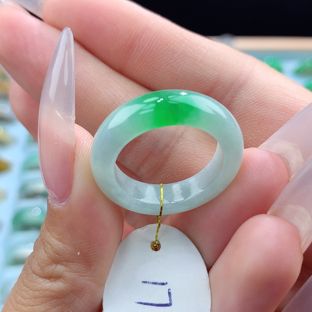 翡翠戒指未镶嵌17圈