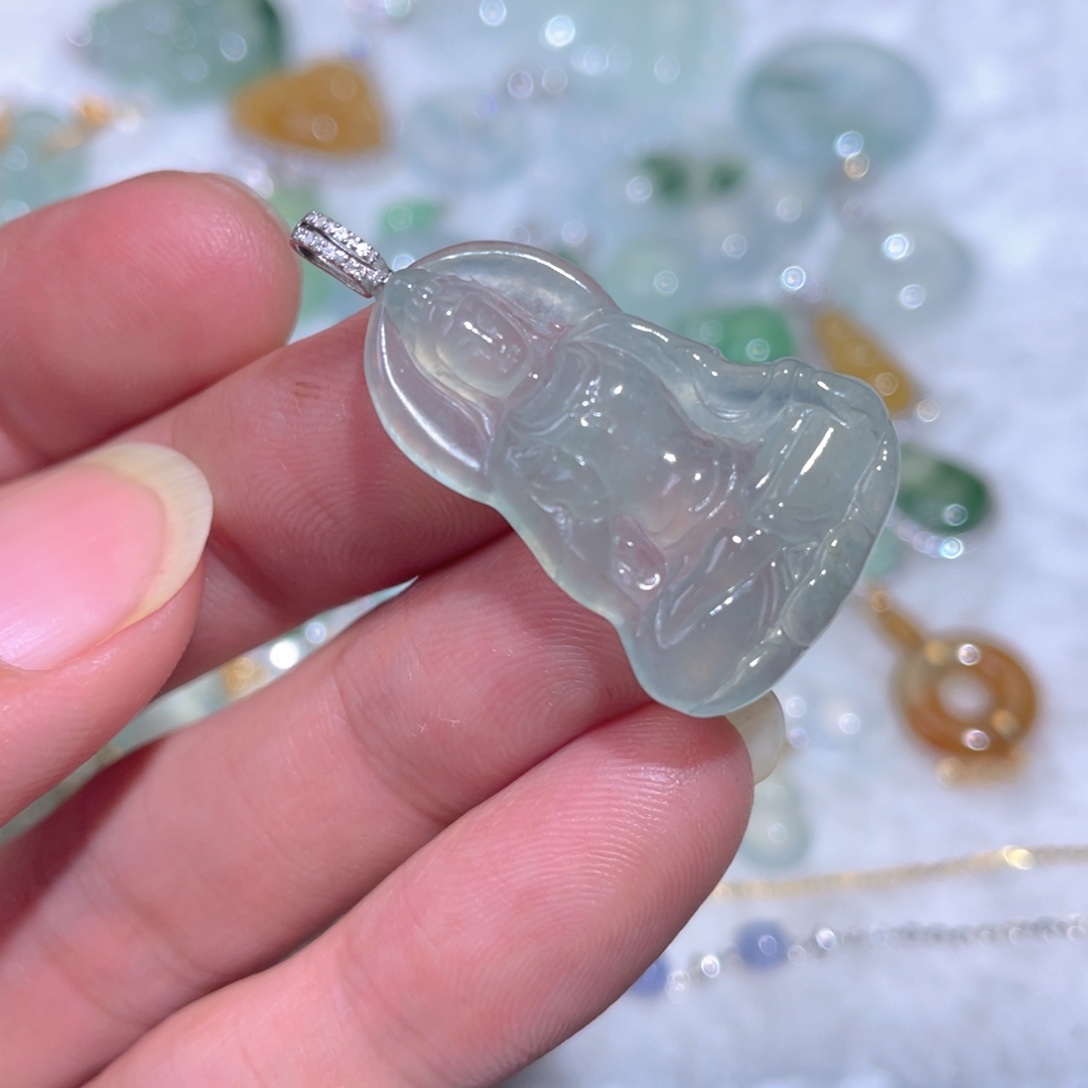 翡翠18K金镶嵌颈饰翡翠