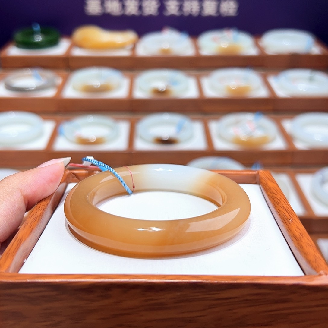 和田玉手镯50-51未镶嵌