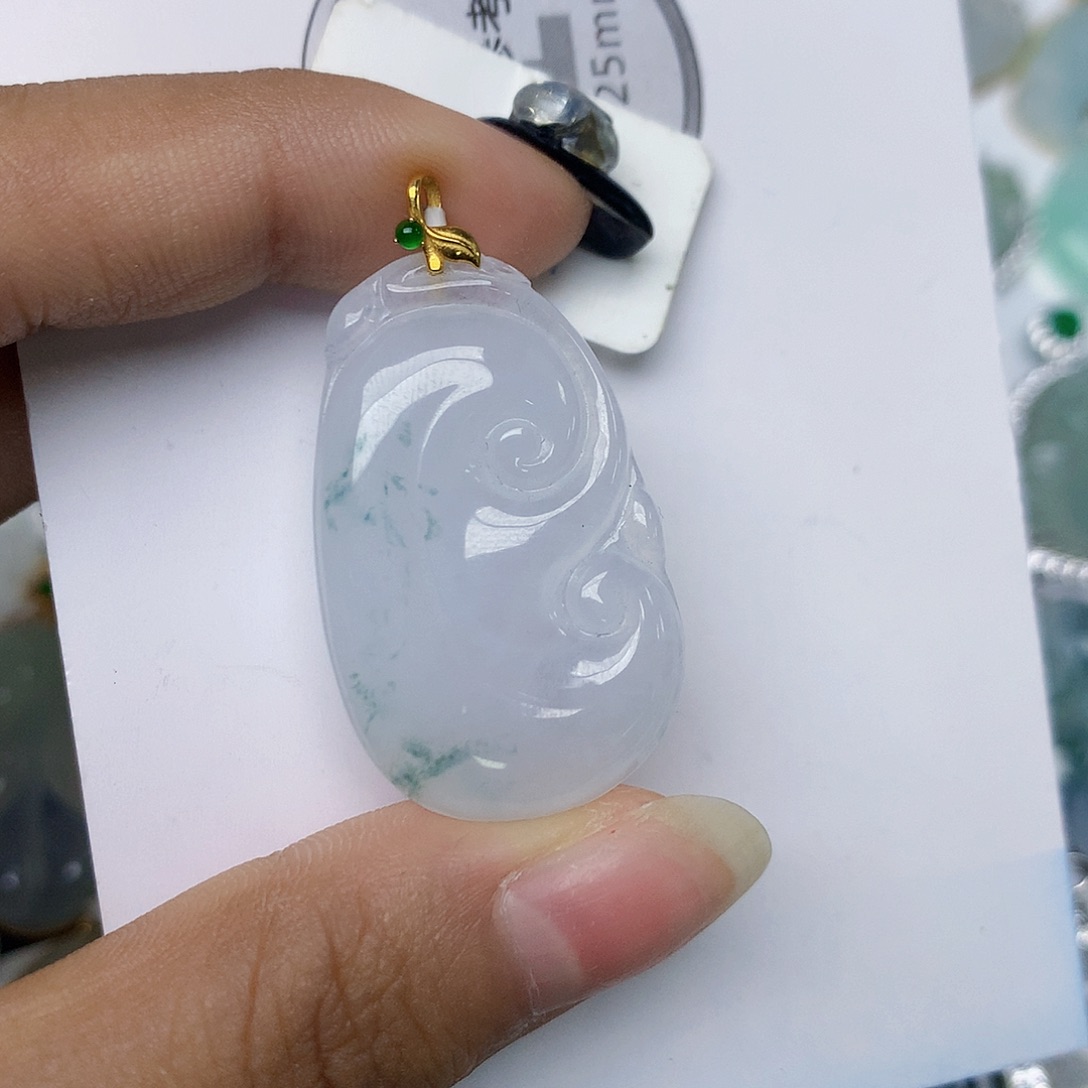 颈饰18K金镶嵌翡翠米*天然翡翠