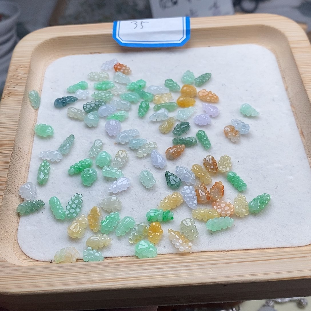 翡翠颈饰未镶嵌葡萄35一个