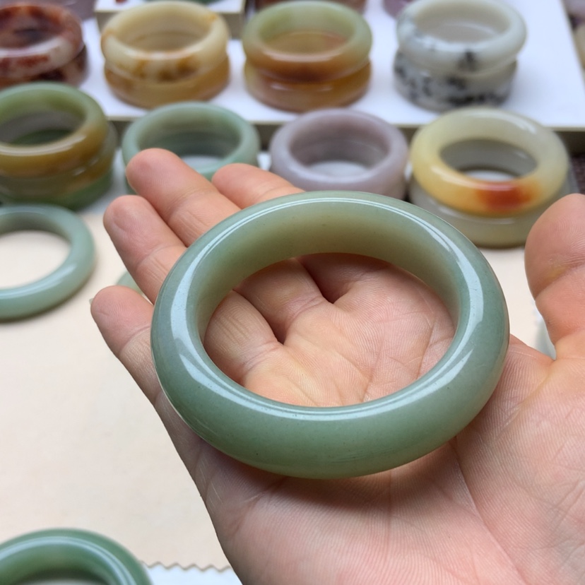 【闪购商品】未镶嵌手链石英岩玉泡*?