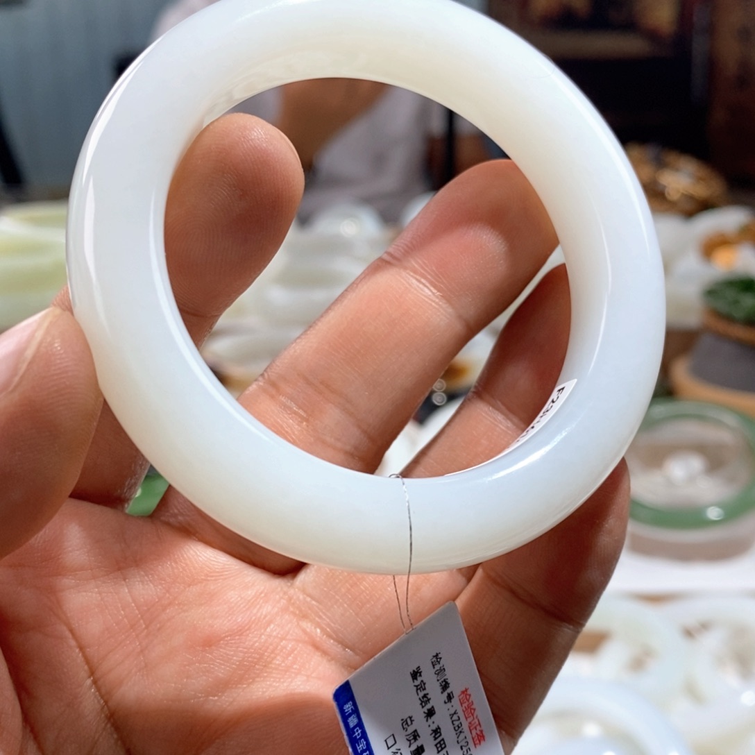 和田玉手镯未镶嵌姝*