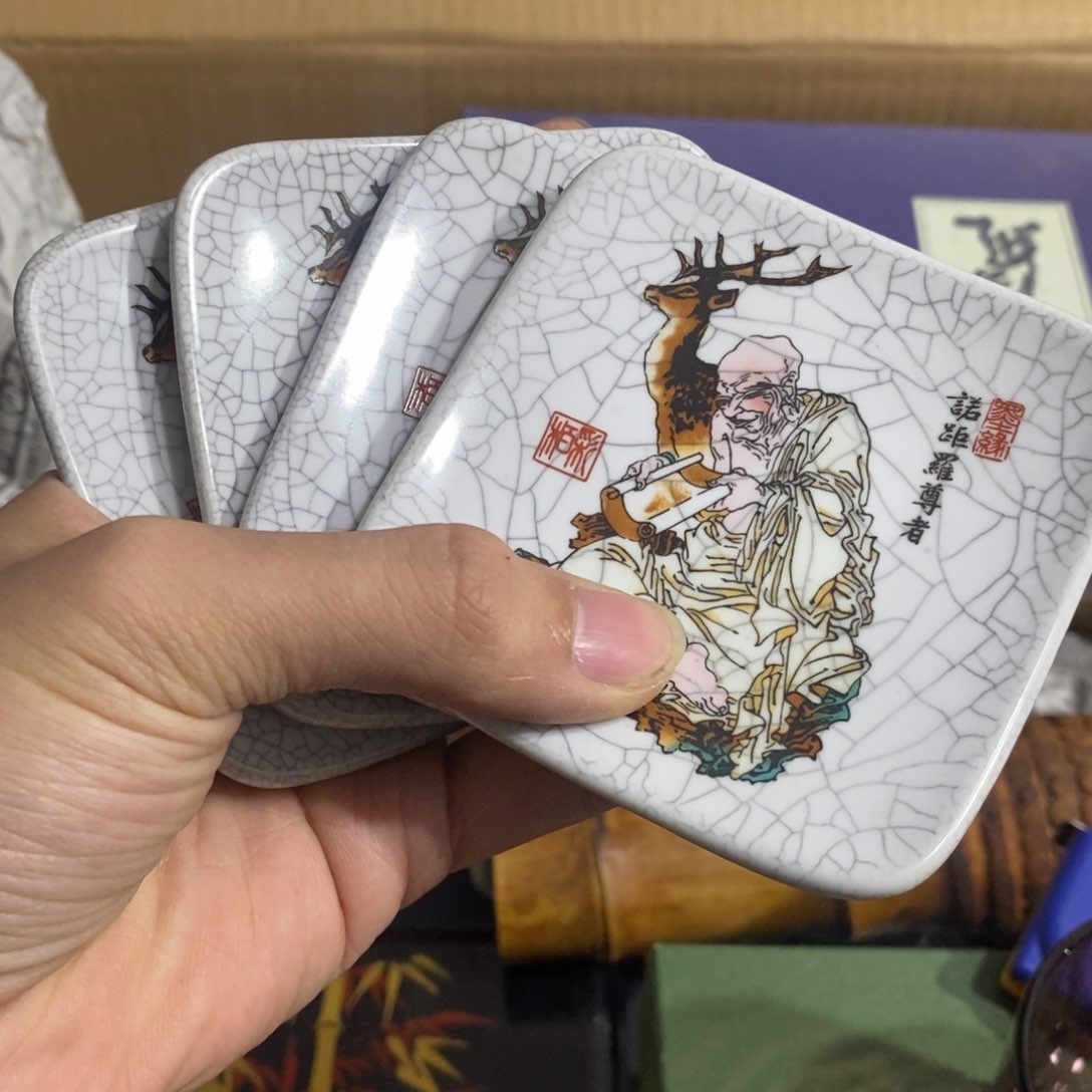 瓷片小哥哥风格会斤斤计较