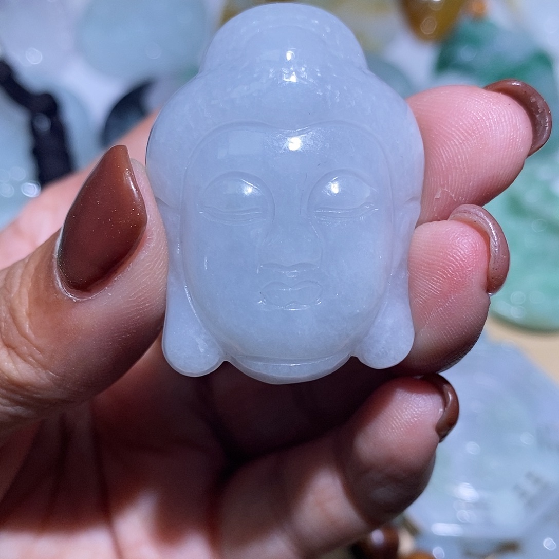 翡翠未镶嵌颈饰观音
