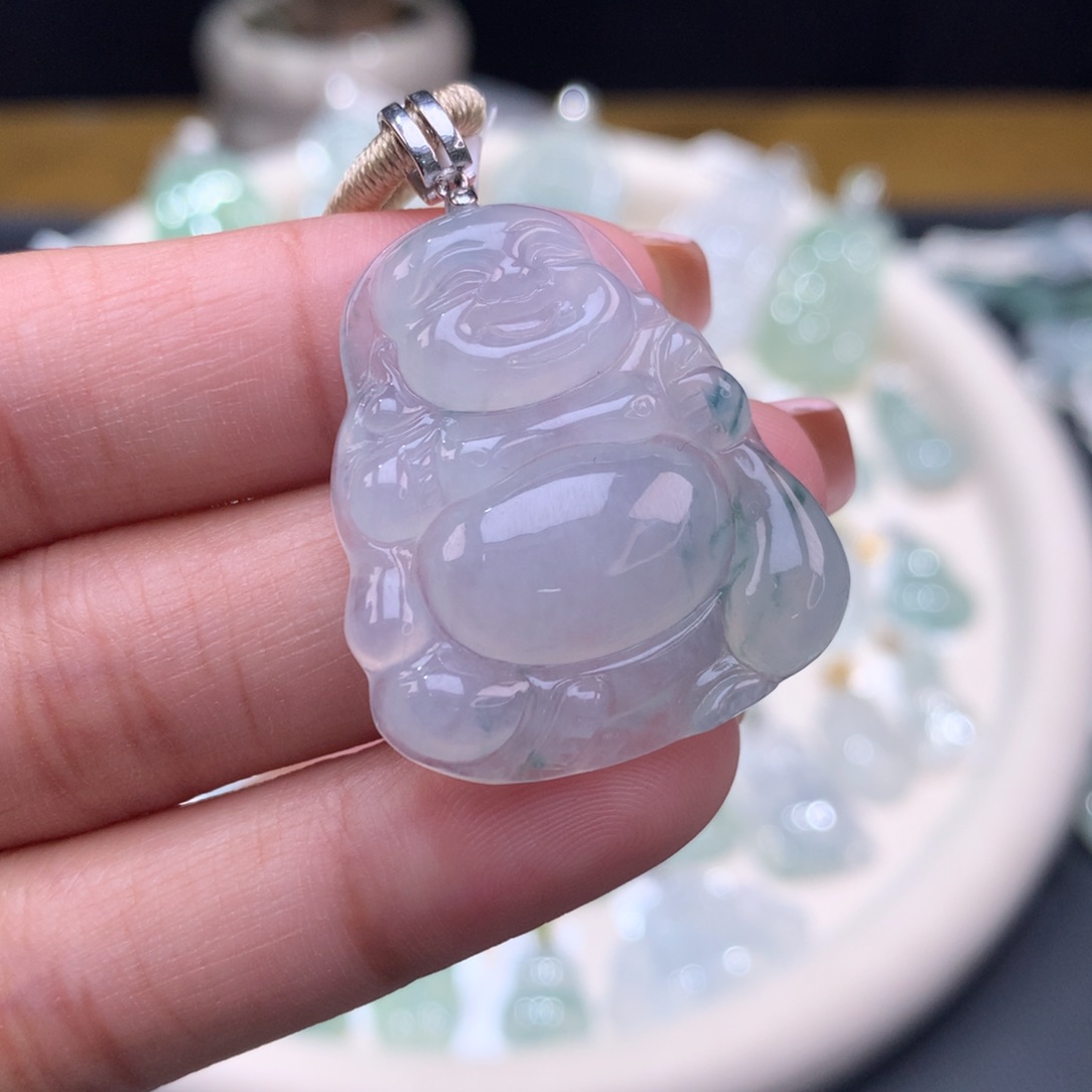颈饰18K金镶嵌翡翠布袋佛