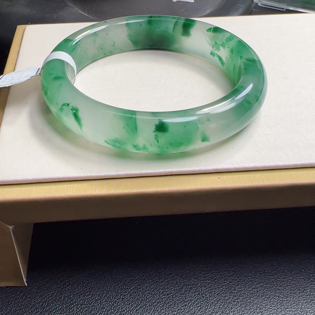 石英质玉手镯未镶嵌58.59