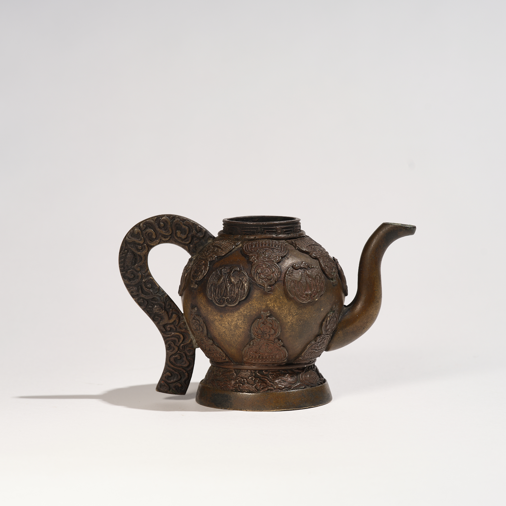 26清末 铜海水纹砚滴