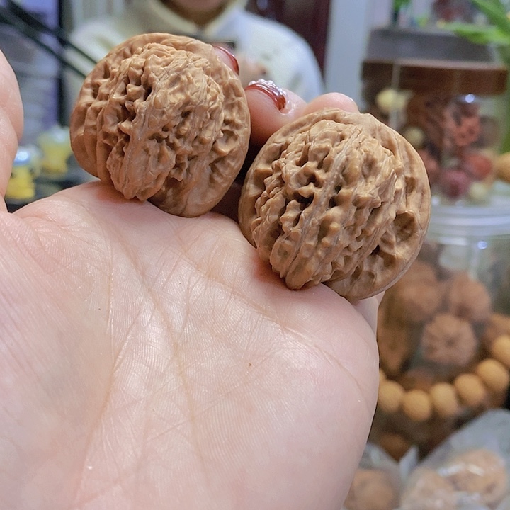【闪购商品】文玩核桃把件39四座楼红皮