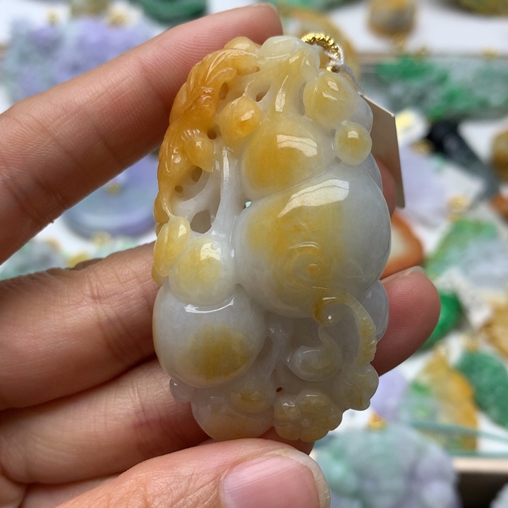 翡翠颈饰未镶嵌翡翠