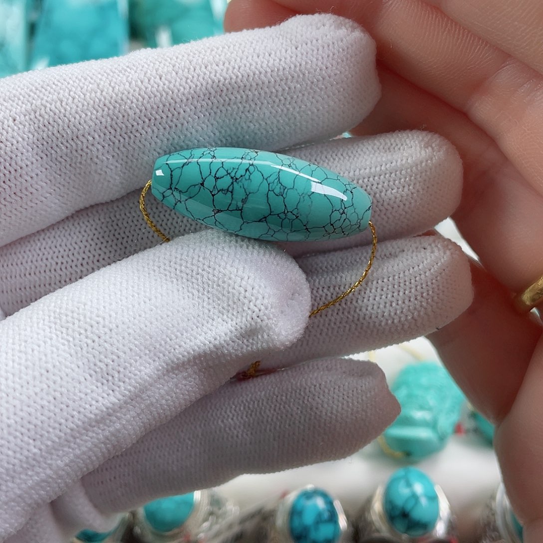 绿松石车挂18K金镶嵌