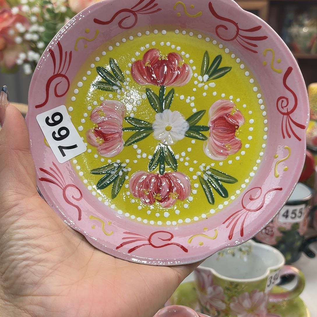 瓷片兔兔你真的好好吃