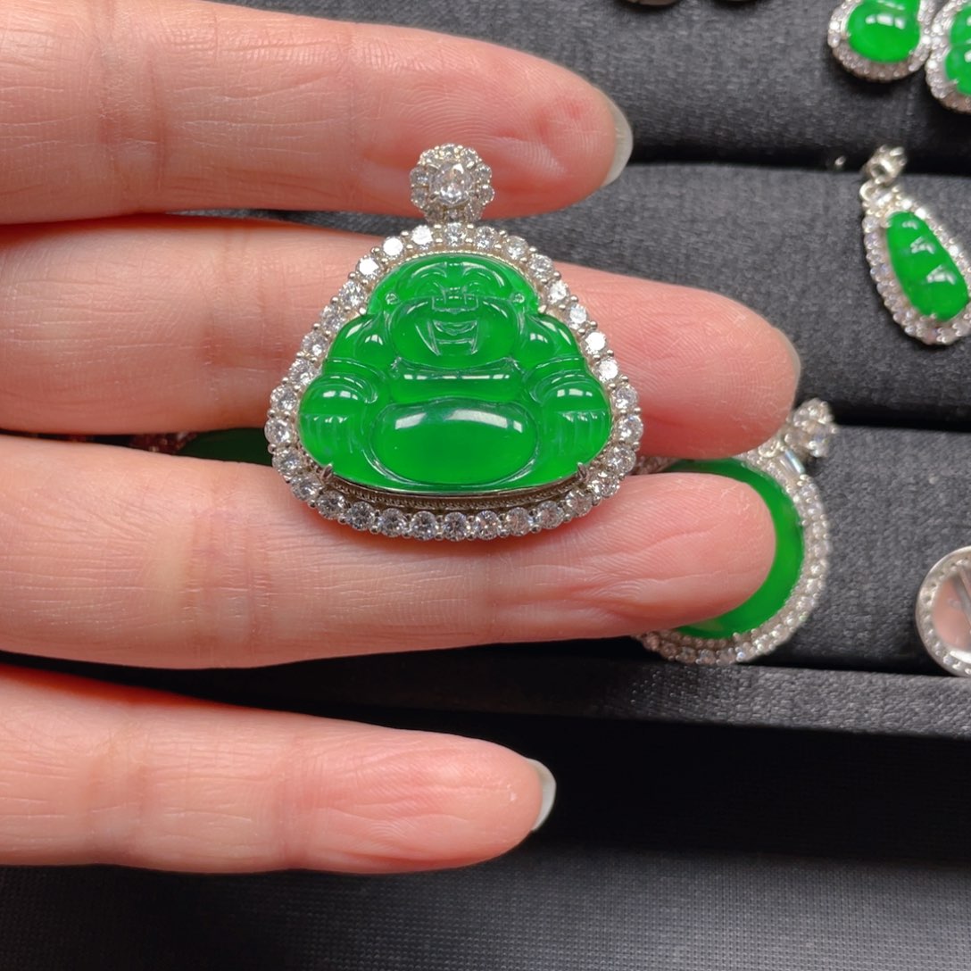 翡翠颈饰银S925镶嵌吊坠