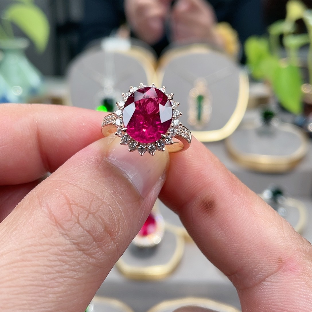 碧玺戒指18K金镶嵌4.67ct