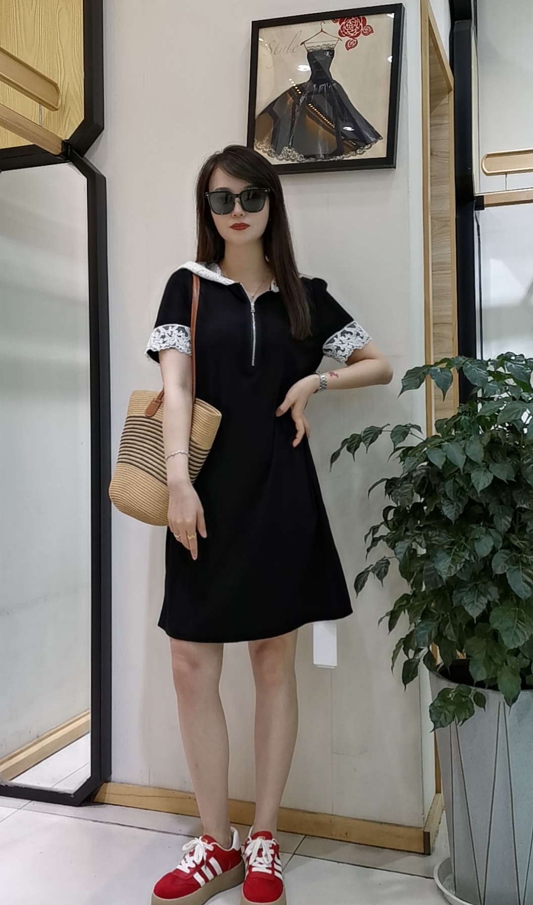 时尚拼蕾丝帽连衣裙