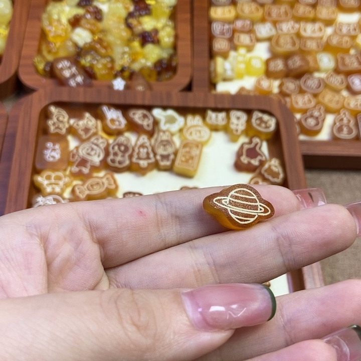 琥珀未镶嵌珠宝奇石原皮