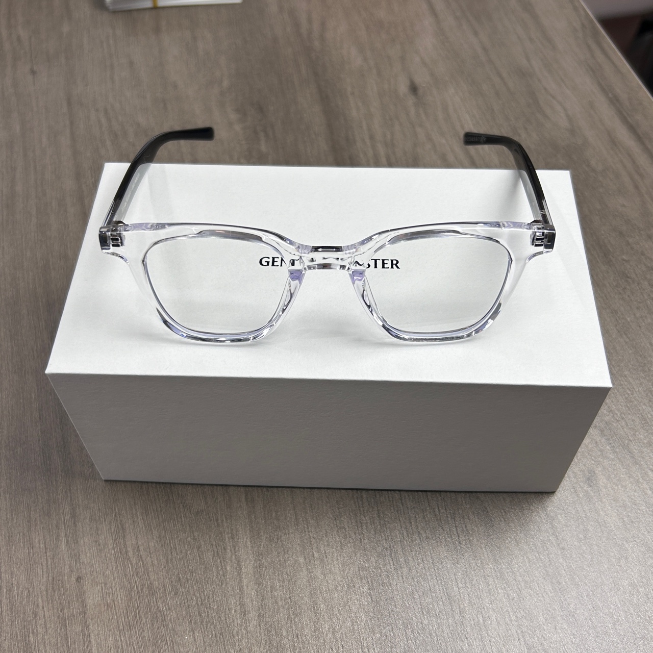 全新未使用 YSL/圣罗兰 联名gm 010 平光镜 有盒