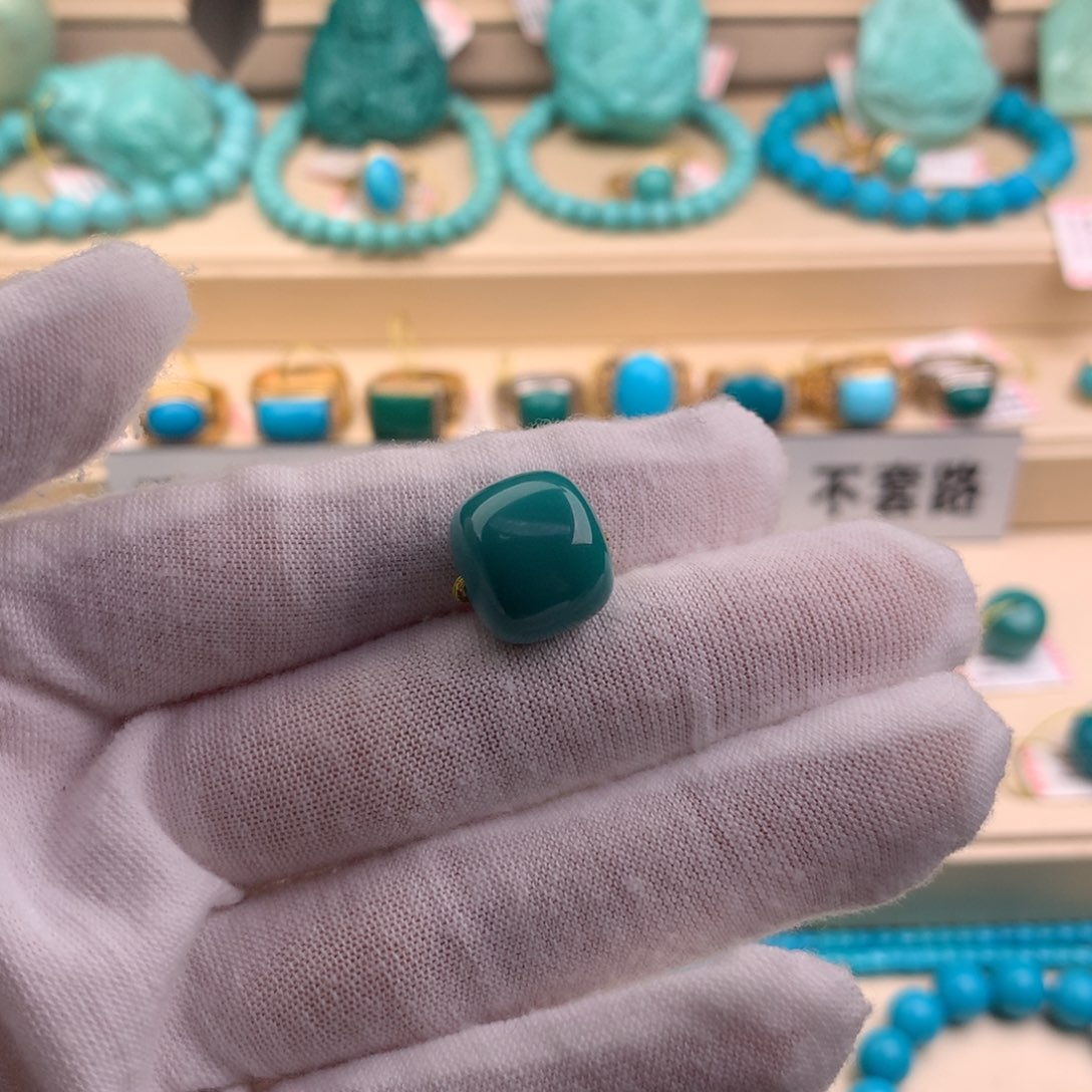 绿松石珠宝奇石未镶嵌13.9*12.2mm