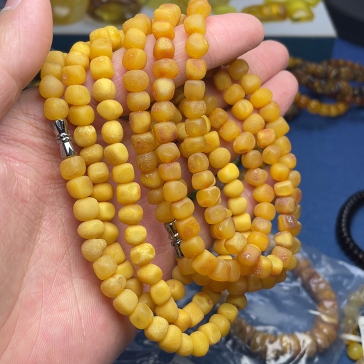 未镶嵌琥珀珠宝奇石