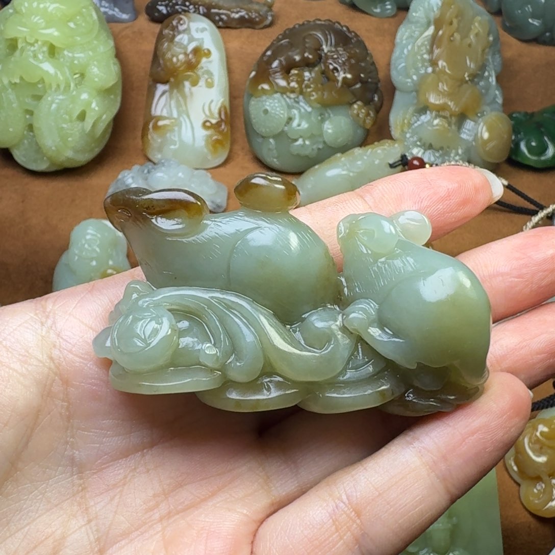 和田玉颈饰未镶嵌小*