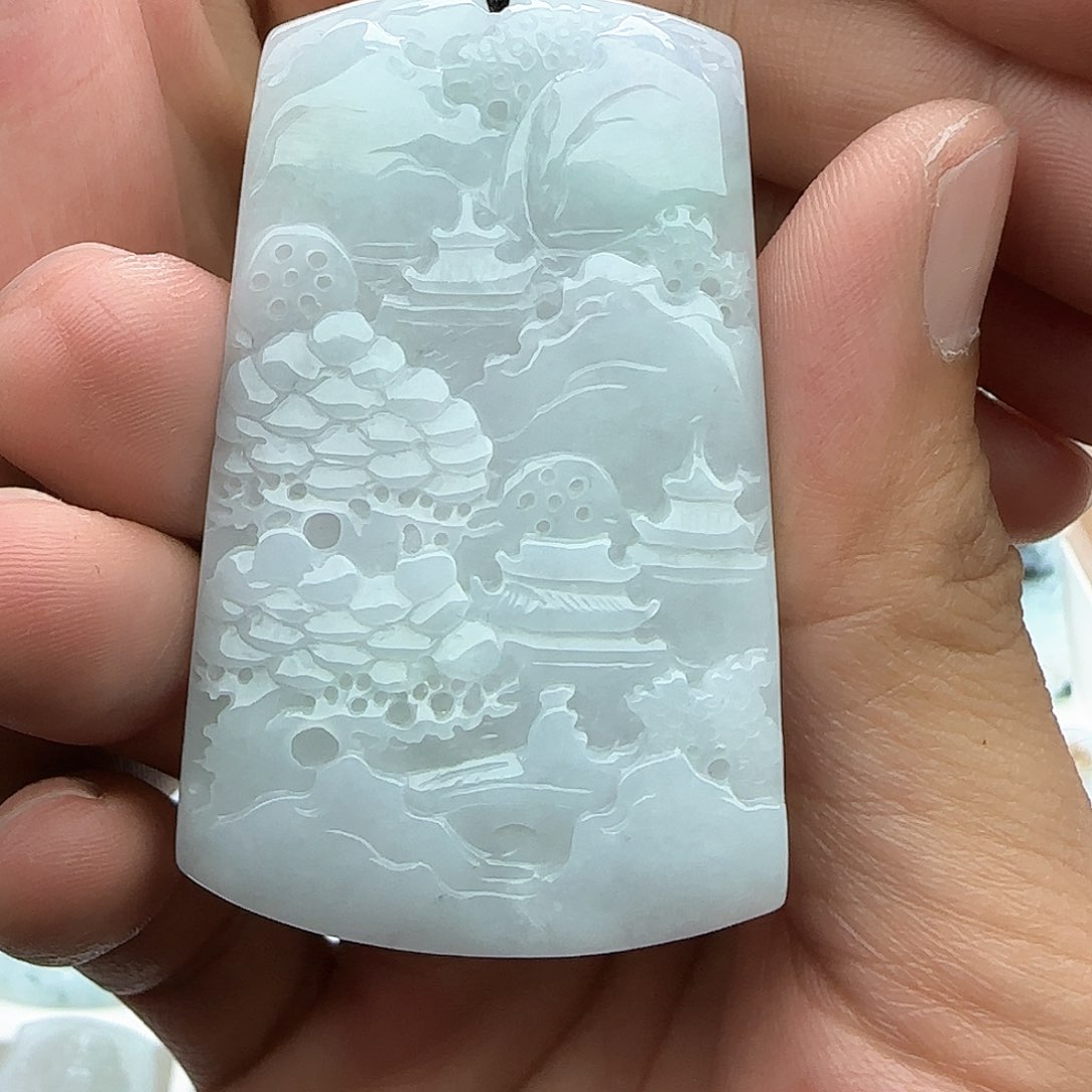 翡翠颈饰未镶嵌翡翠