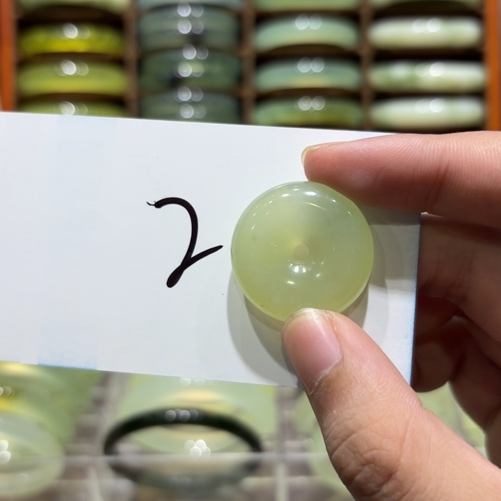 未镶嵌岫玉手镯天然