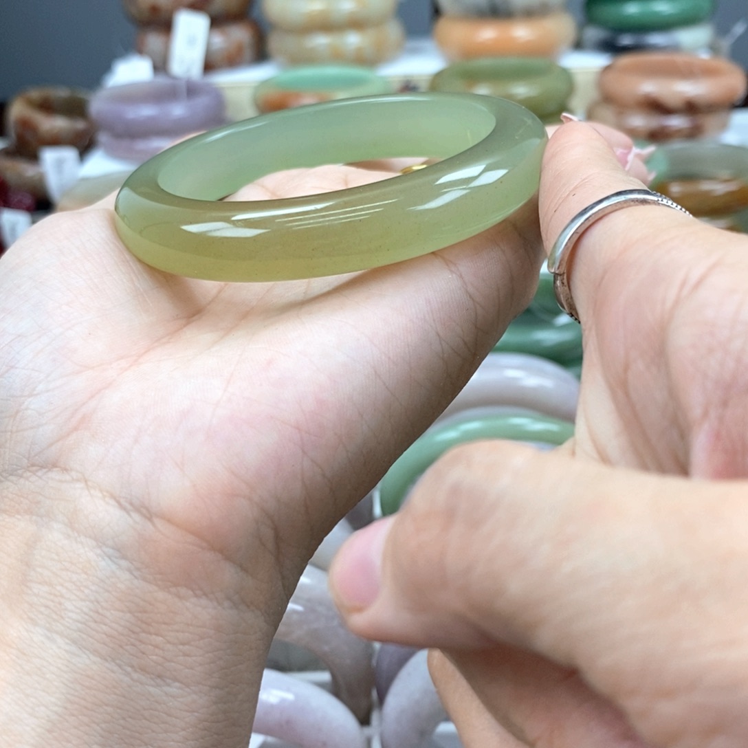 石英质玉手镯未镶嵌用****2