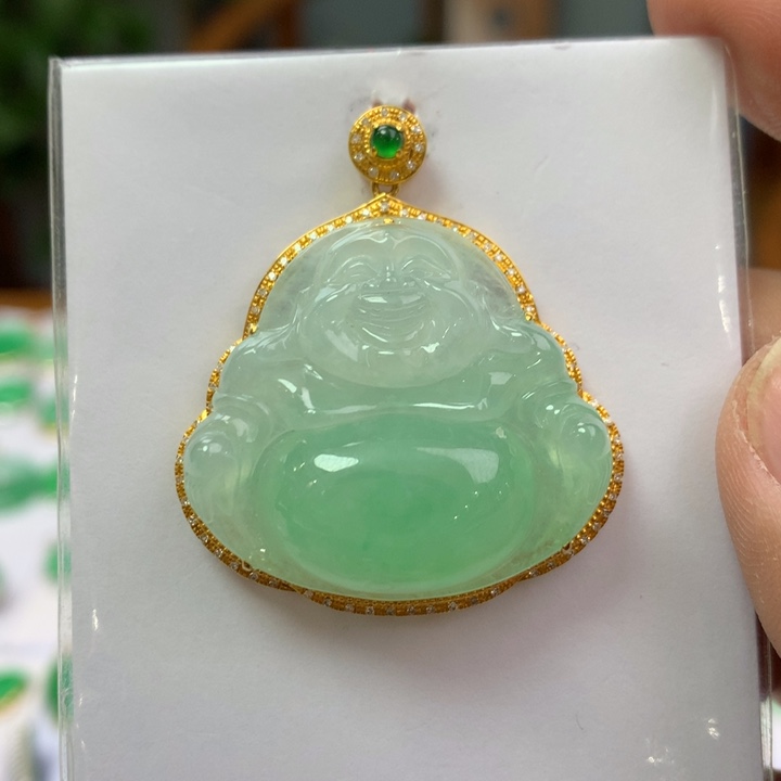 翡翠颈饰18K金镶嵌翡翠