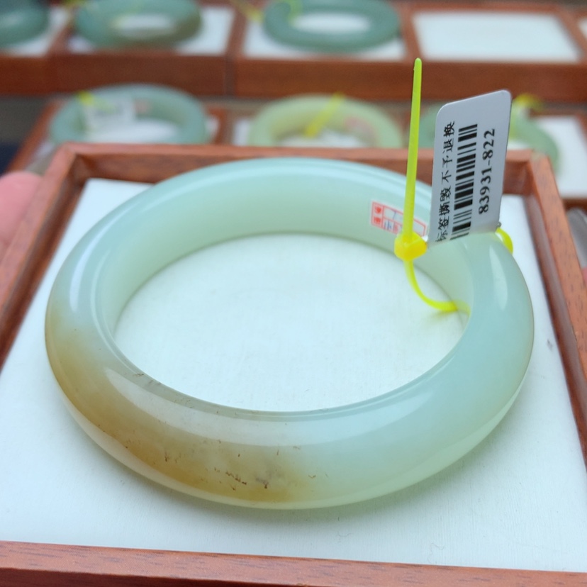 【闪购商品】和田玉手镯未镶嵌5556