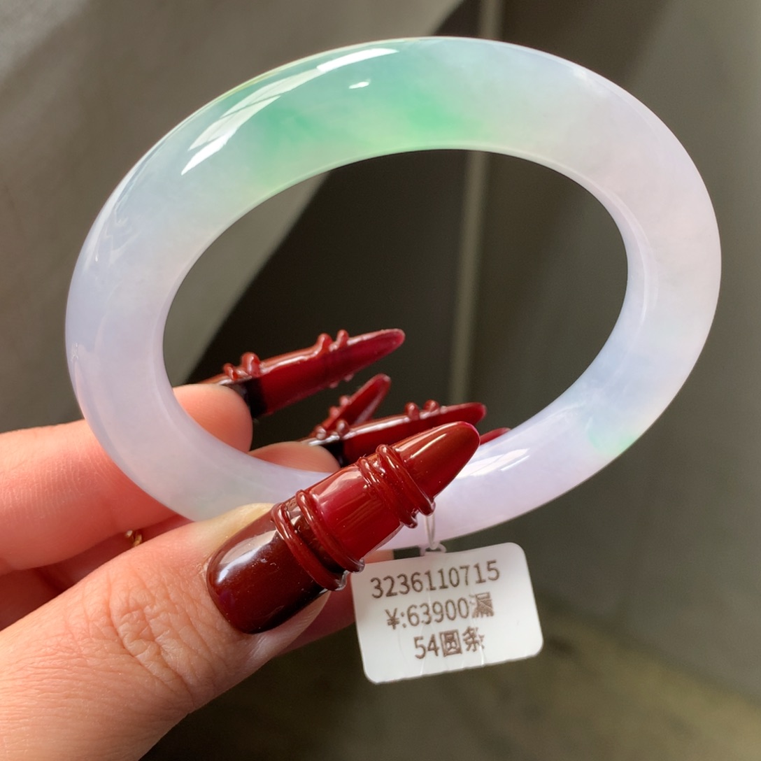 翡翠手镯未镶嵌糯冰淡春彩圆条