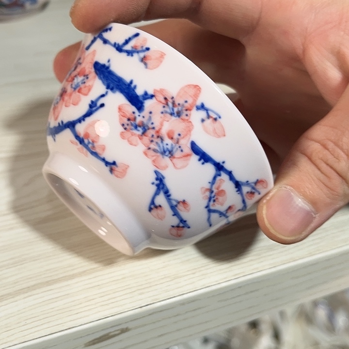 瓷片////景德镇陶瓷杯子。红。