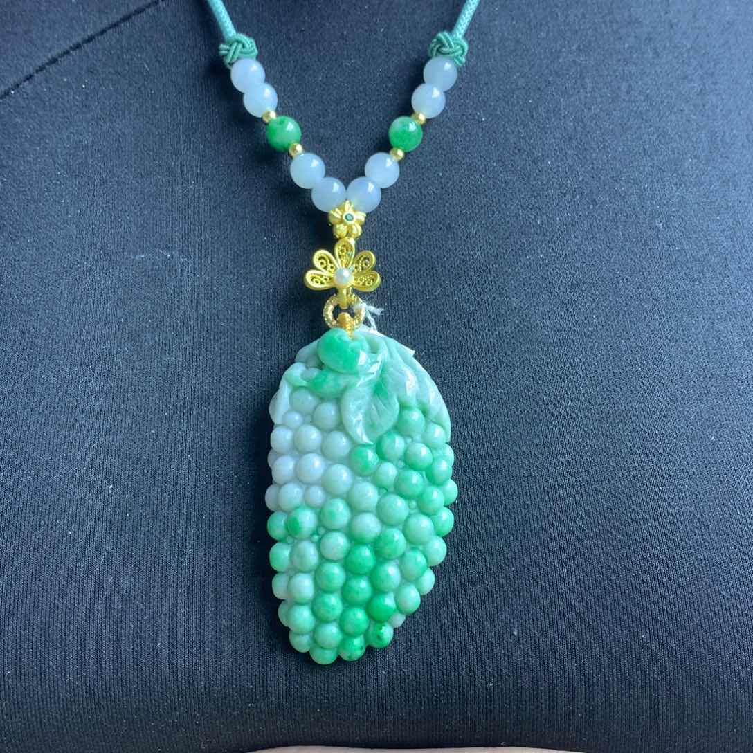 翡翠颈饰未镶嵌翡翠