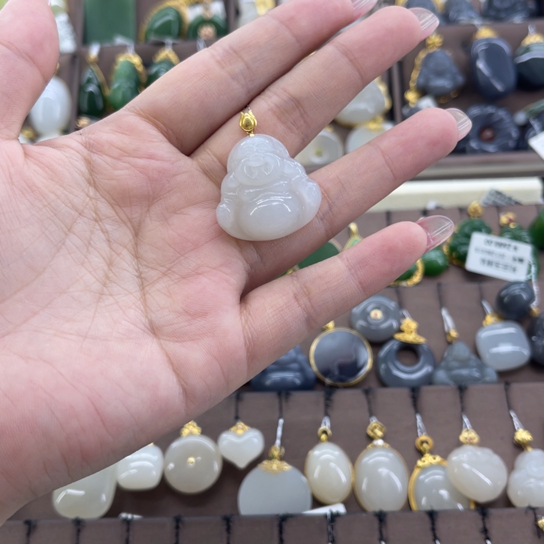 和田玉18K金镶嵌吊坠(赠链)