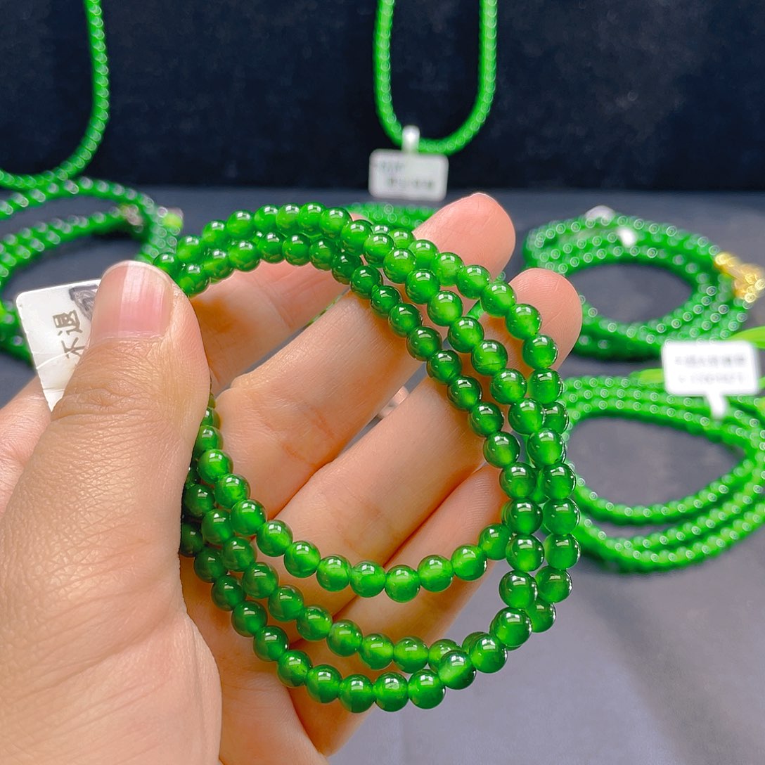 翡翠未镶嵌颈饰卡5