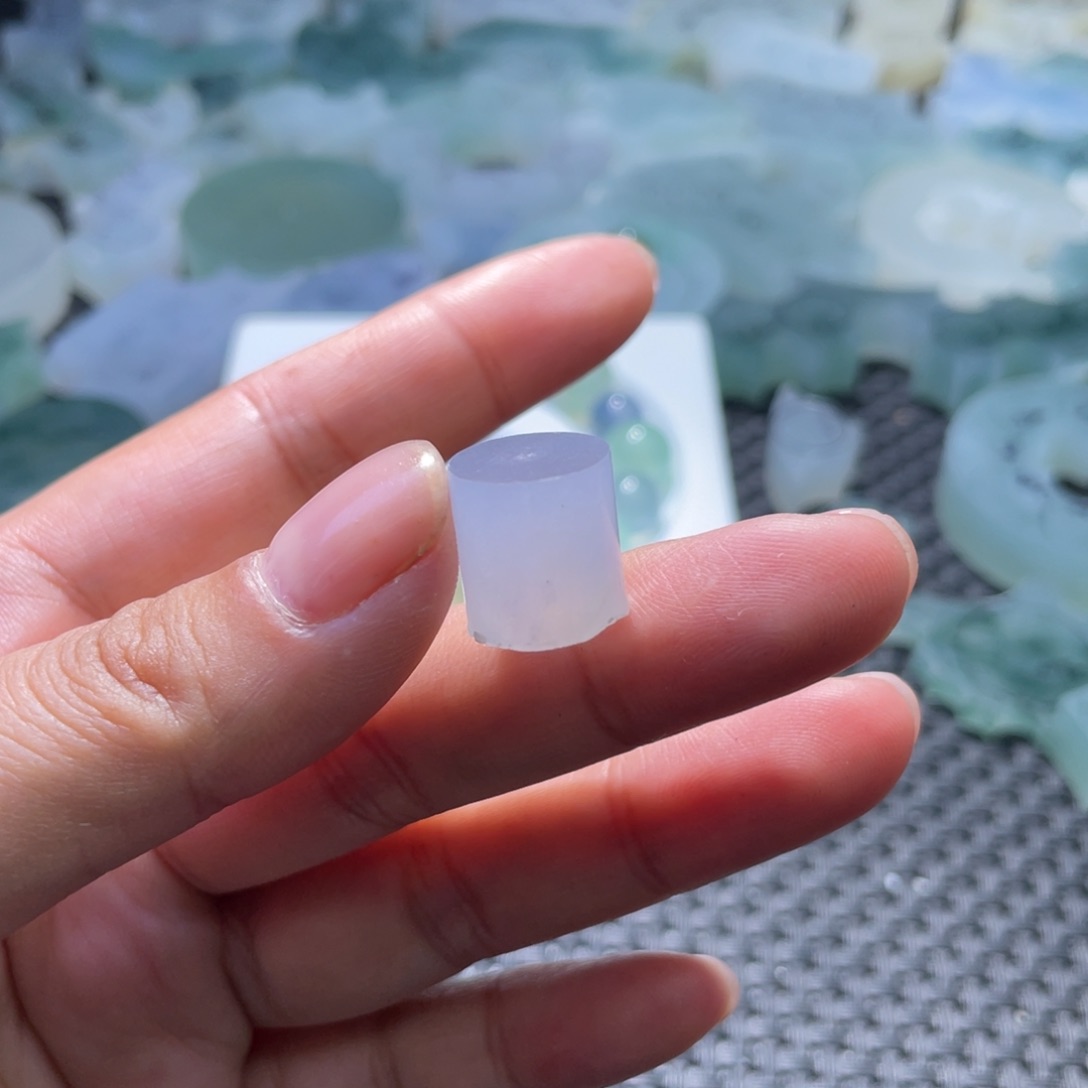 定制翡翠未镶嵌浅****气珠子