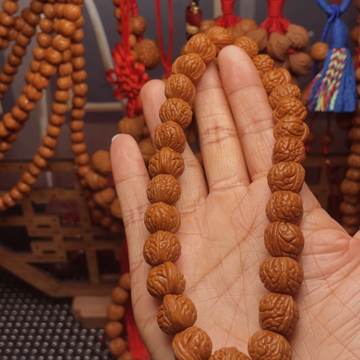 木质类龙纹桃枭挂件