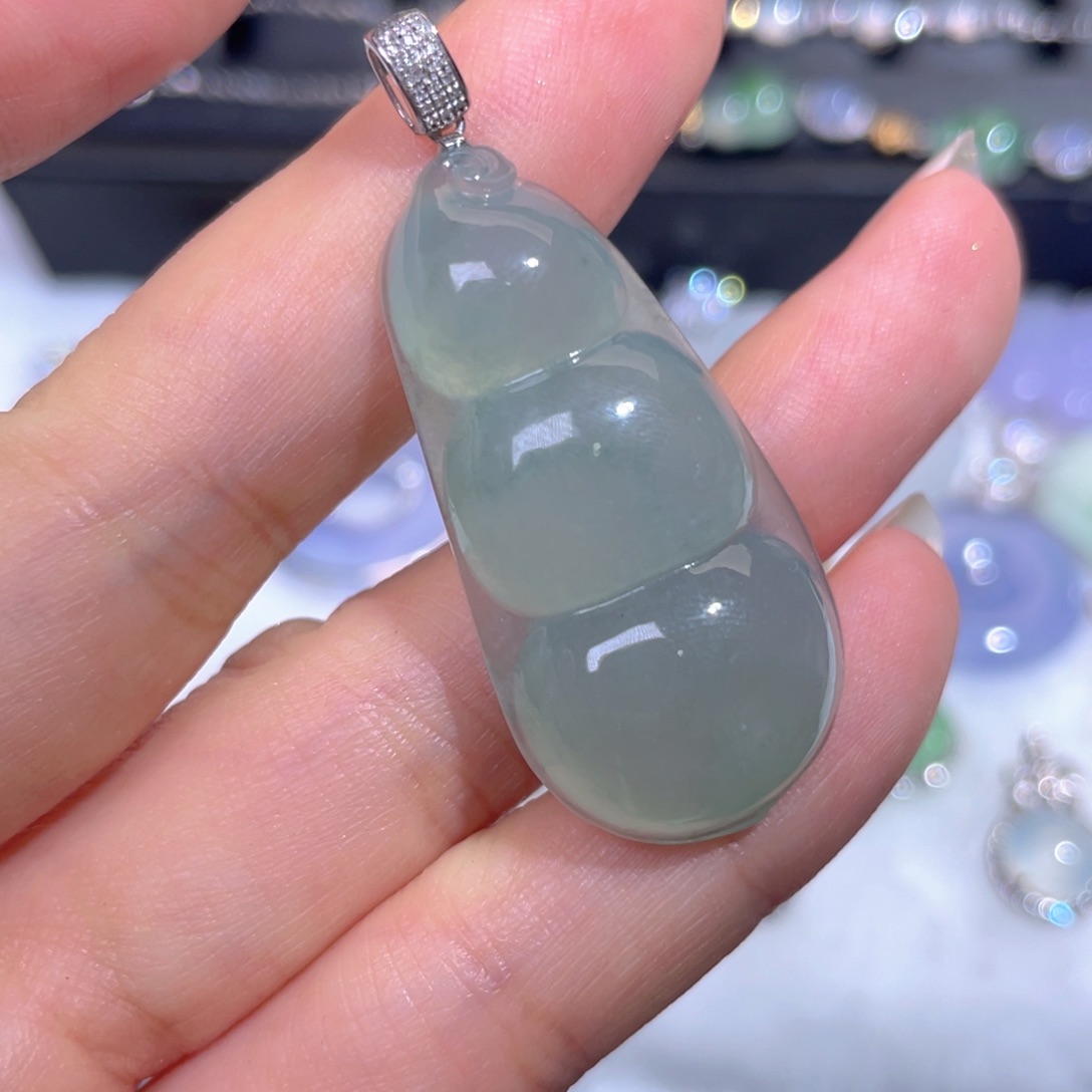 颈饰18K金镶嵌翡翠翡翠