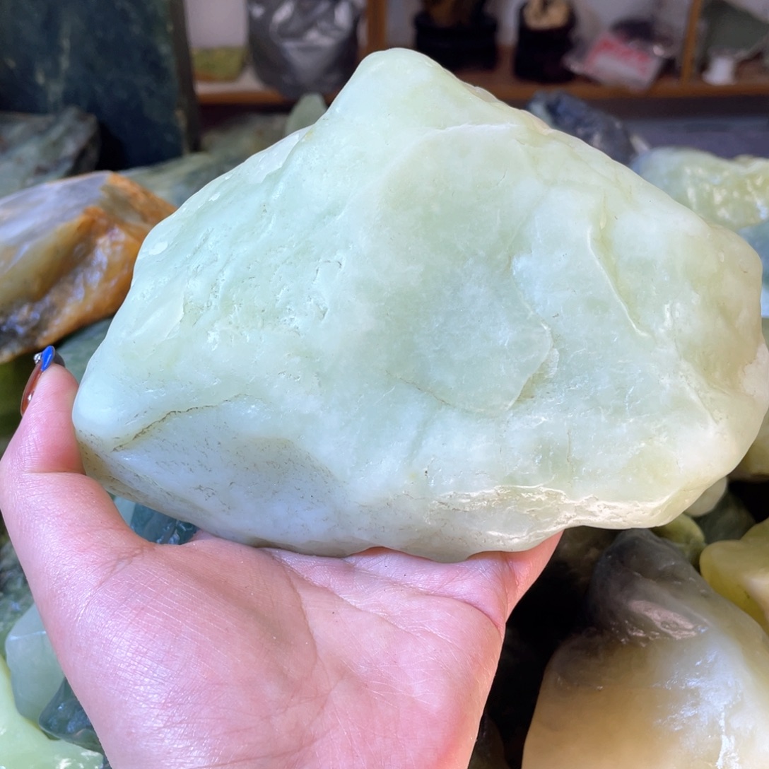 蛇纹石玉未镶嵌中国四大名玉简易