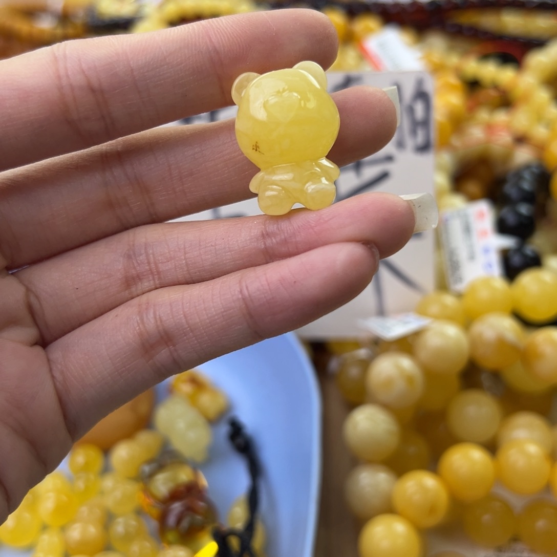 琥珀珠宝奇石未镶嵌