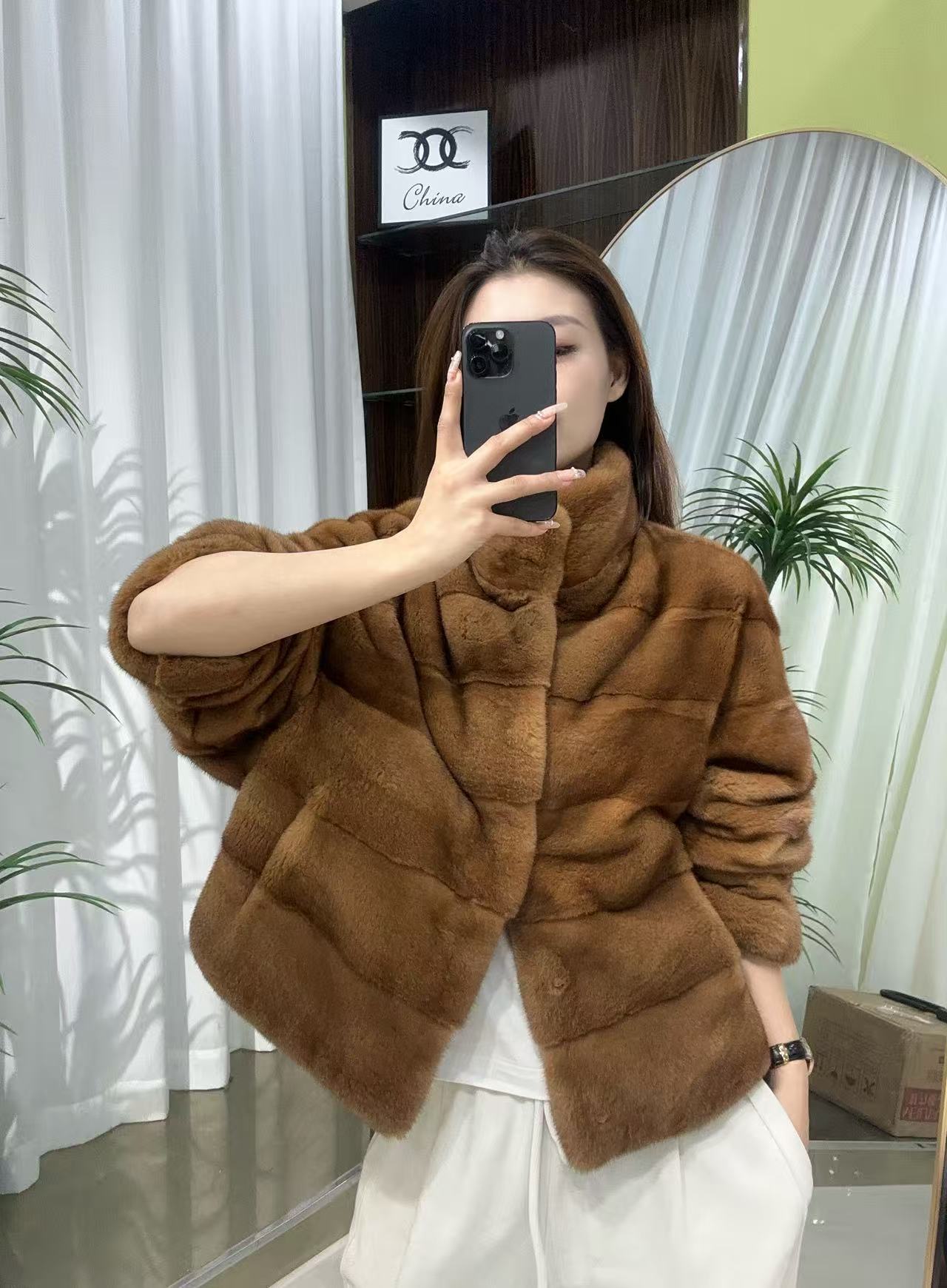 【枫叶琥珀】紫金短二大横排立领夹克款皮草外套