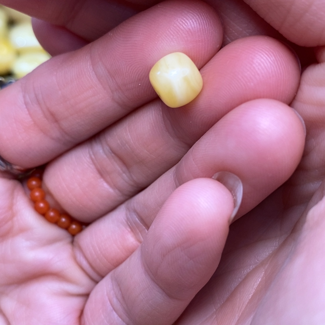 L***.琥珀未镶嵌裸石蜜蜡配珠