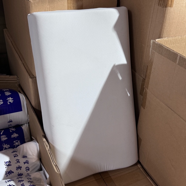 未拆封  【A03-03】沉香睡眠枕头/电子配件