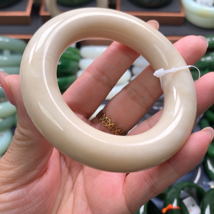 【闪购商品】未镶嵌手镯和田玉8