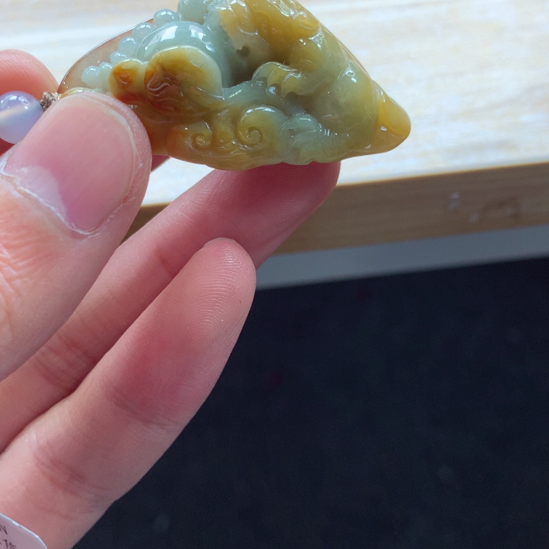 翡翠颈饰未镶嵌吊坠