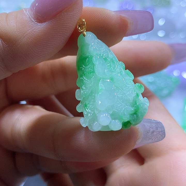 翡翠18K金镶嵌颈饰天然翡翠A货吊坠