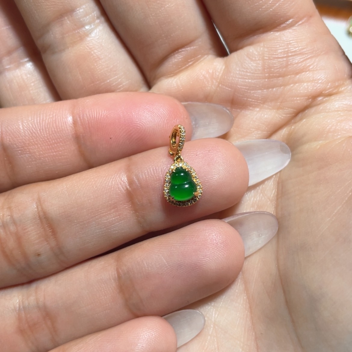 【闪购商品】翡翠18K金镶嵌吊坠(不含链)跳**?