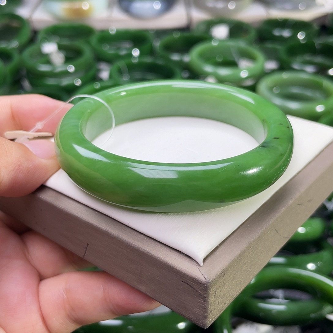 和田玉（碧玉）手镯未镶嵌