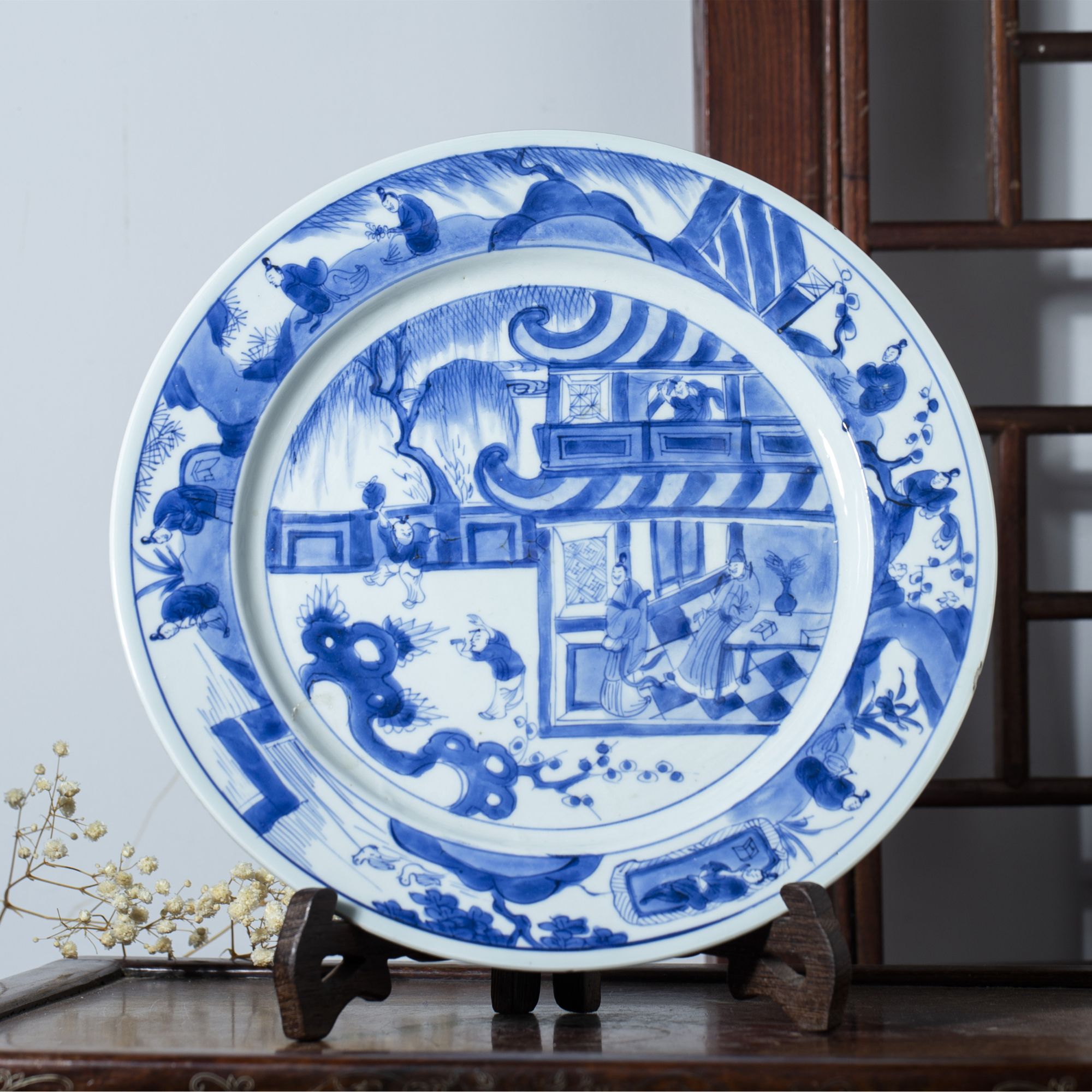 【拍卖-清康熙】·青花人物故事图折沿盘